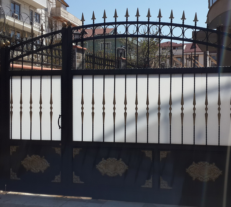 Nevon Ferforje Uygulamaları - Ferforje Demir, Bina Giriş Kapısı, Bahçe Kapısı, Garaj Kapısı, Balkon Korkuluk, Duvar Üstü Korkuluk, Ferforje Mimarisi