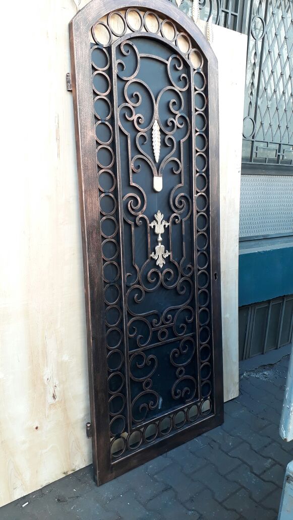 Nevon Ferforje Bina Giriş Kapısı