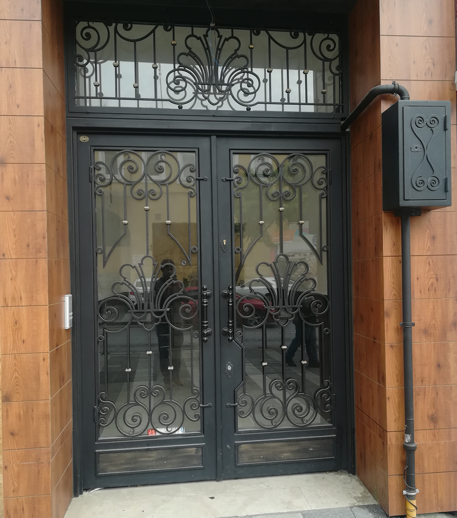 Nevon Ferforje Bina Giriş Kapısı