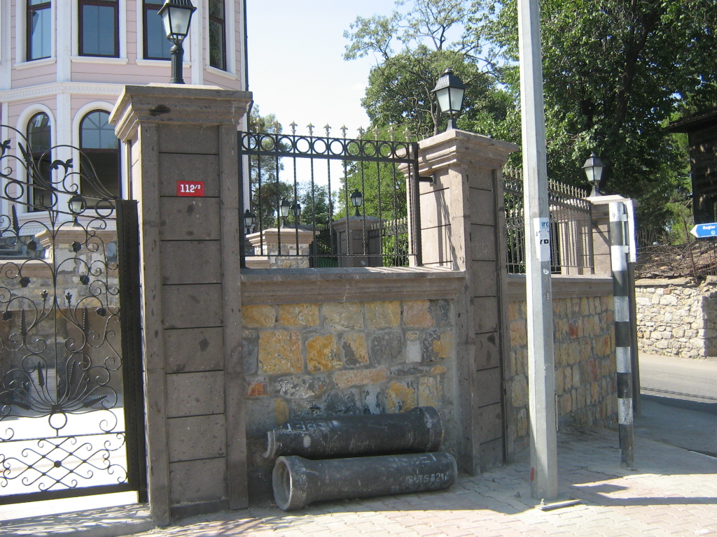 Nevon Ferforje Duvar Üstü Korkuluk