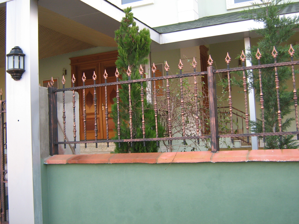 Nevon Ferforje Duvar Üstü Korkuluk