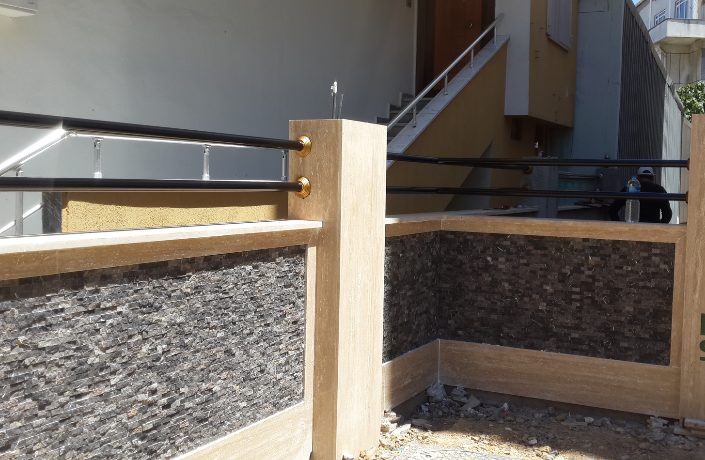 Nevon Ferforje Duvar Üstü Korkuluk