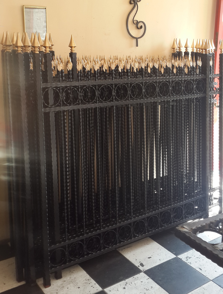 Nevon Ferforje Duvar Üstü Korkuluk