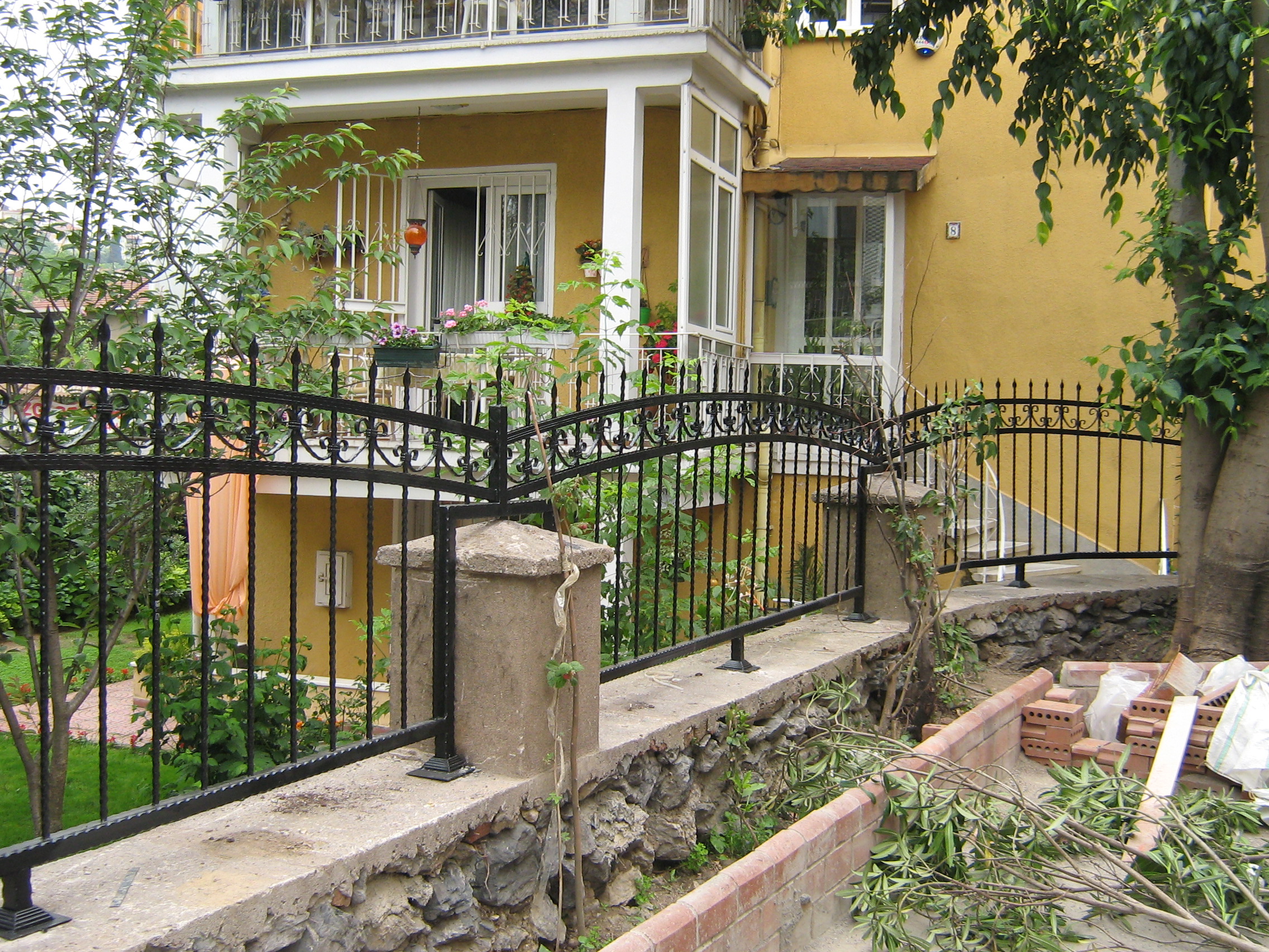 Nevon Ferforje Duvar Üstü Korkuluk