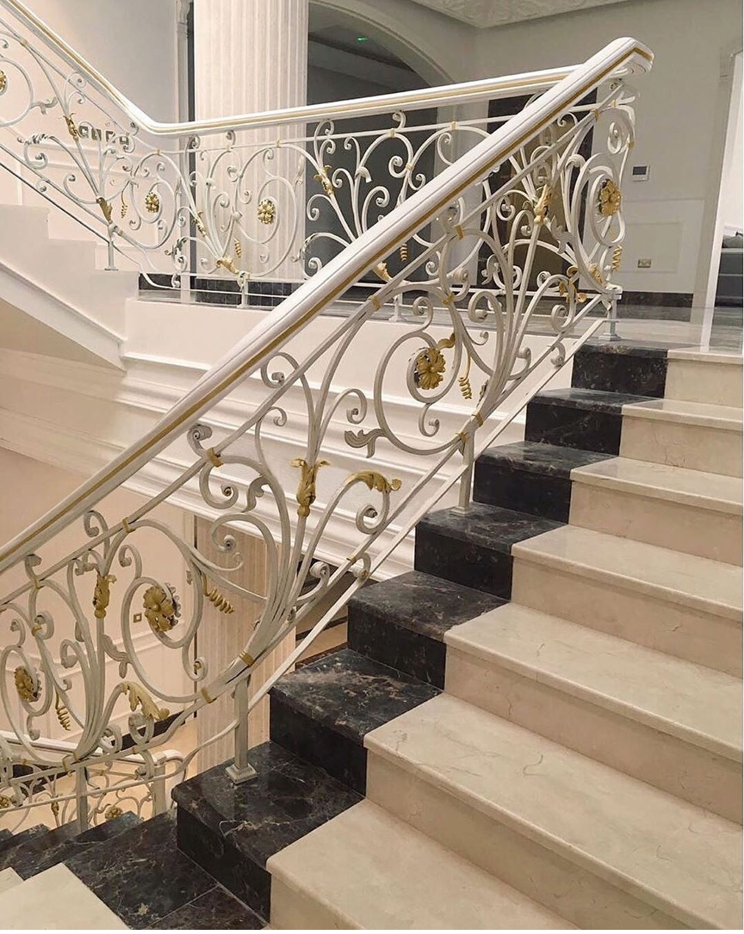 Nevon Ferforje Merdiven Korkuluk