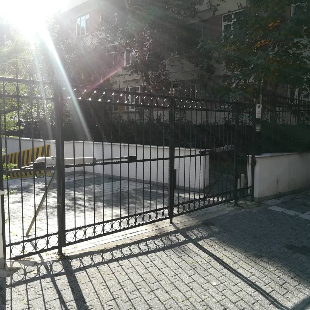 Nevon Ferforje Raylı Kapı