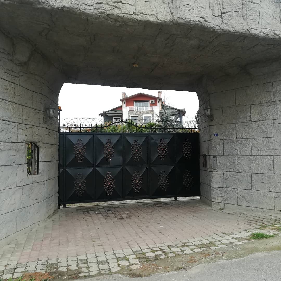 Nevon Ferforje Raylı Kapı