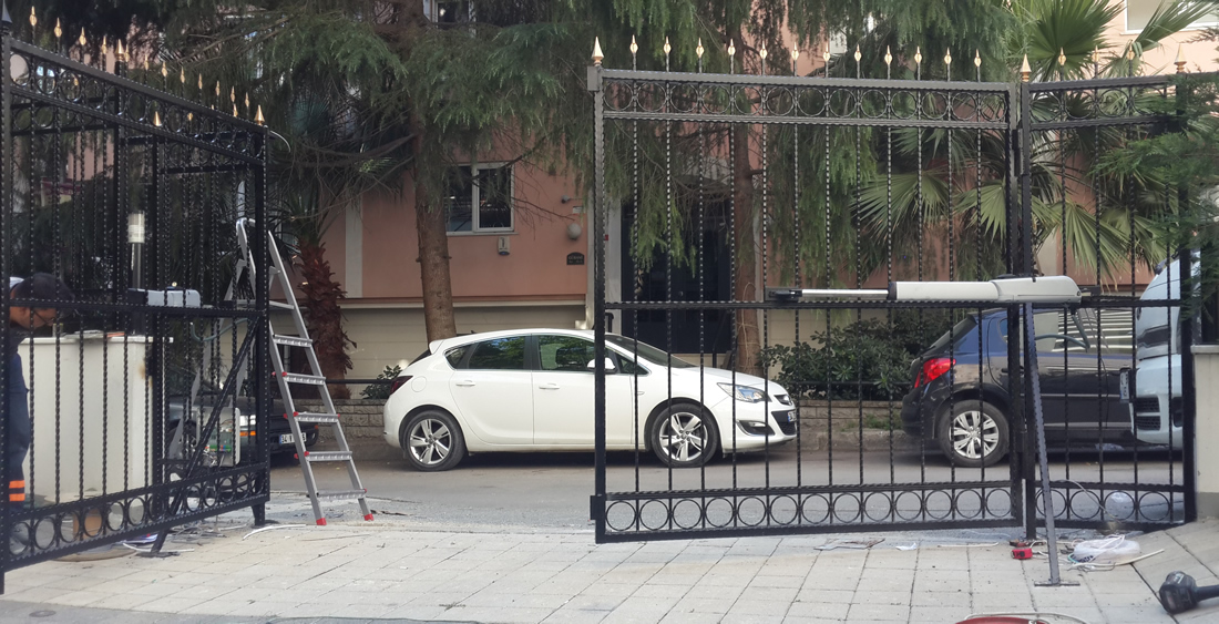 Nevon Ferforje Raylı Kapı